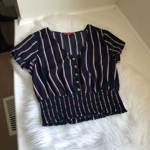 Guess brand new top in size small